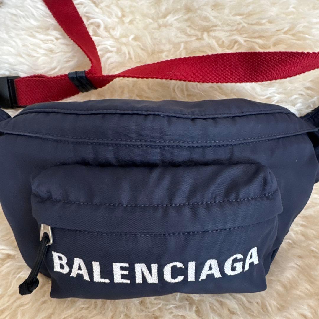 BALENCIAGA ボディバッグ ネイビー 中型