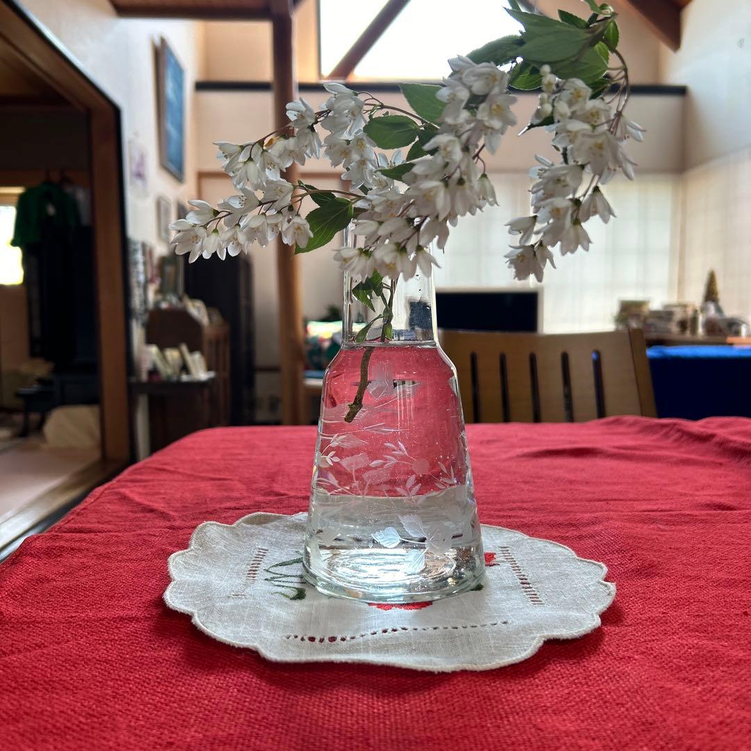 エトロの刺繍が素敵な麻のバックです。軽く使いやすいです。