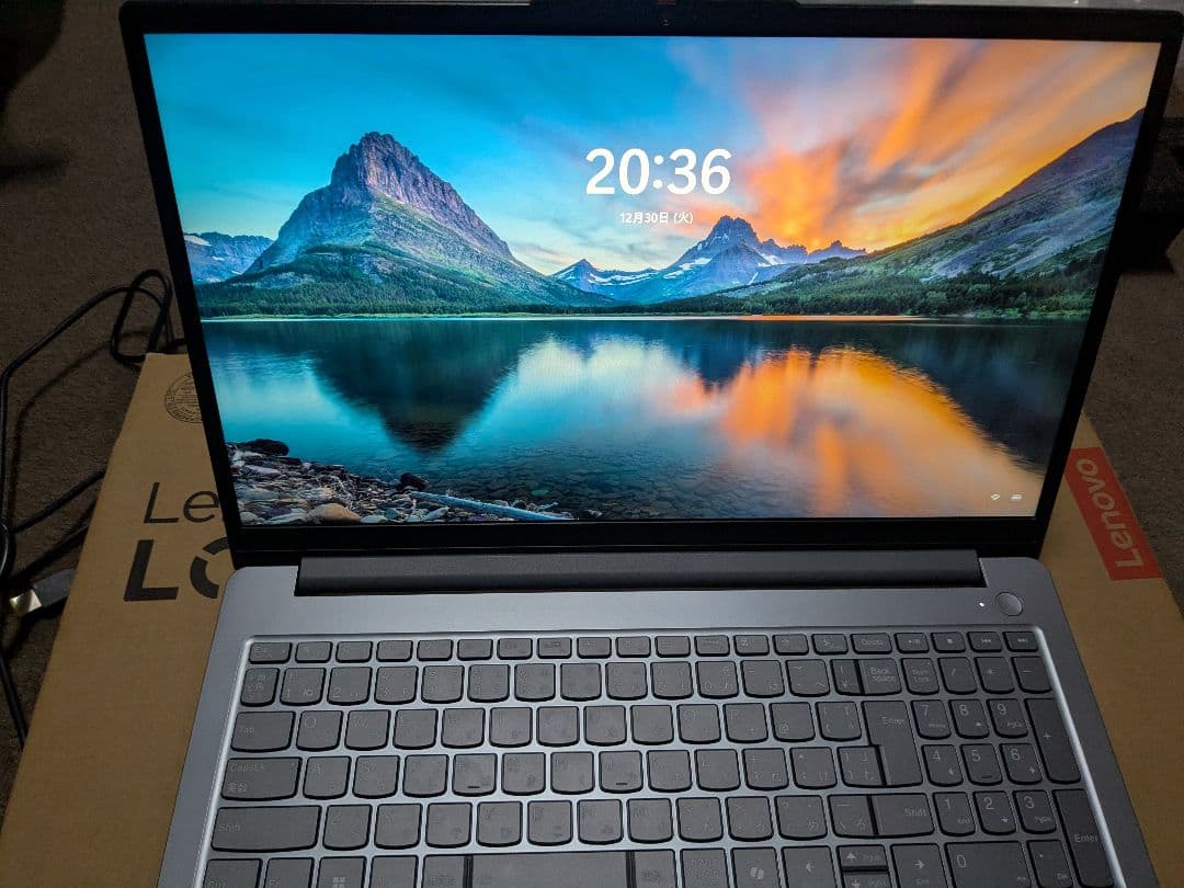 【美品】Lenovo LOQ Essential Gen 9 ルナグレー