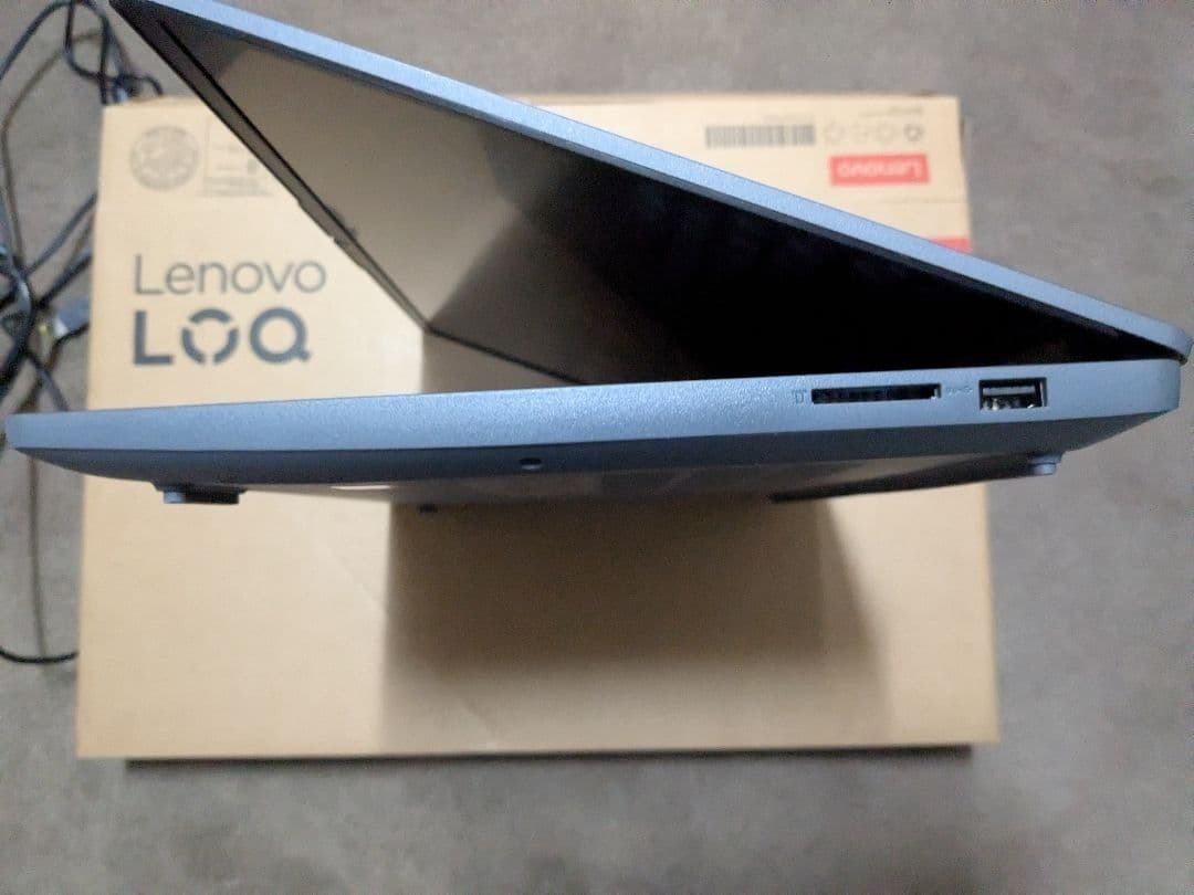 【美品】Lenovo LOQ Essential Gen 9 ルナグレー