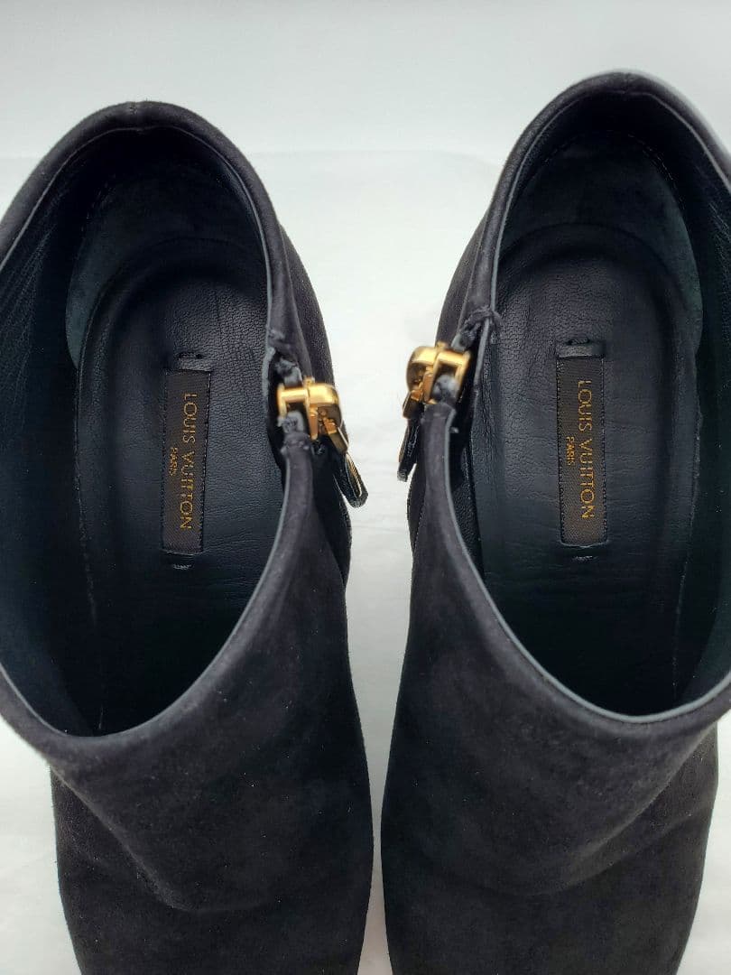 LOUIS VUITTONスエードショートブーツ