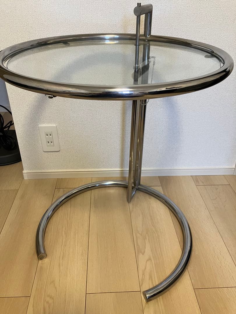 Cassina/ClassiCon カッシーナ クラシコン サイドテーブル