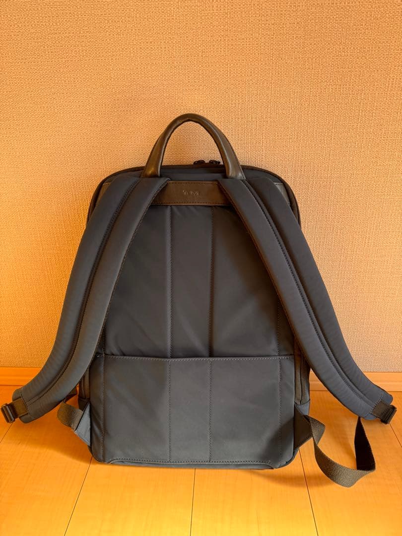 TUMI ビジネスバッグ(色 ネイビー) コンパクト