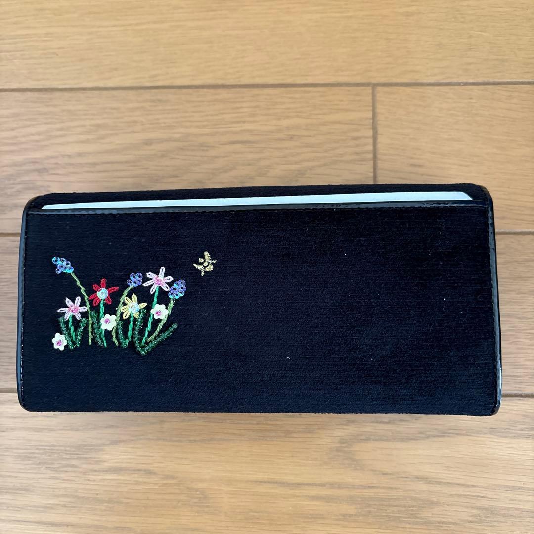 Think Bee! 刺繍デザイン 長財布