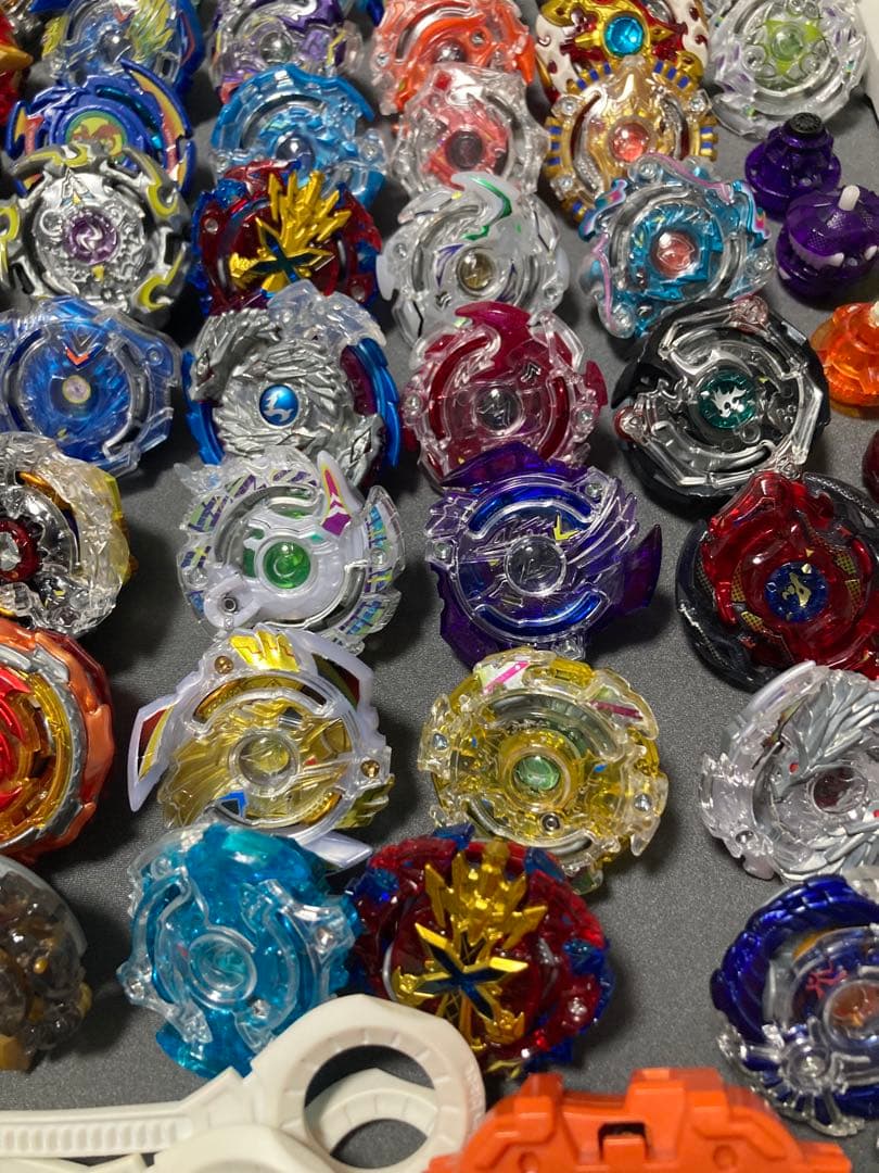 A*a様 ベイブレードバースト まとめ売り 約50個 引退品 ランチャー多数