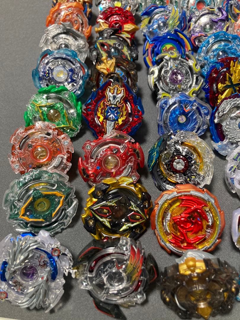 A*a様 ベイブレードバースト まとめ売り 約50個 引退品 ランチャー多数