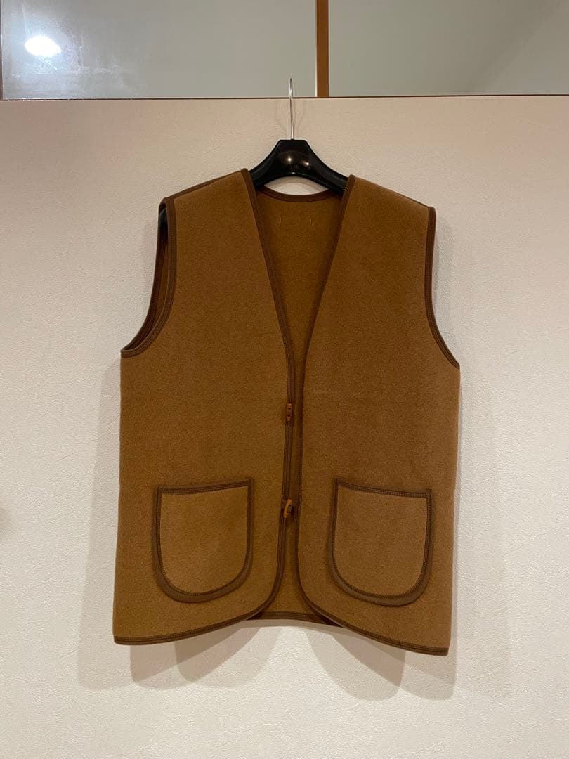 空飛ぶ羊　ベスト ラクダ毛