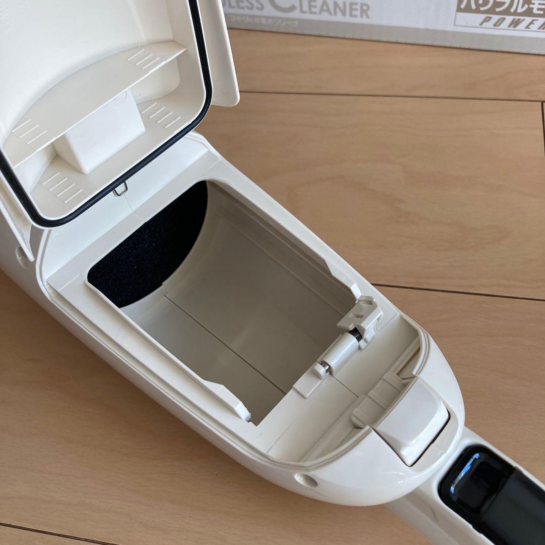 マキタ コードレスクリーナー 紙パック充電機内蔵CL115FDWI スタンド付き