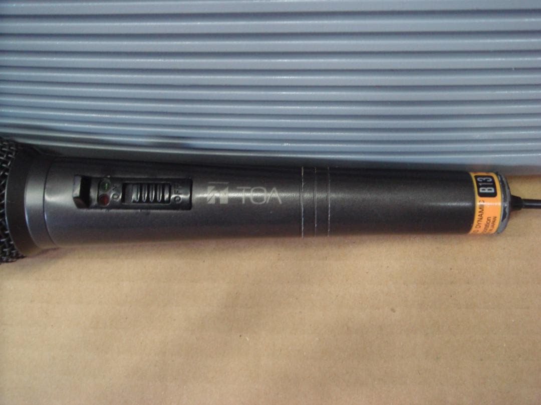 またまた大幅お値下げ！　ワイヤレスアンㇷ゚　カセット付　マイク1本付