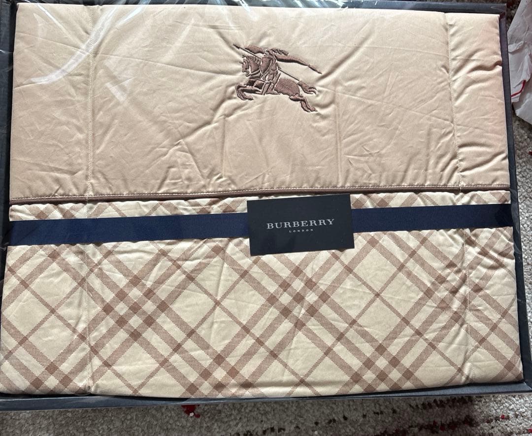 新品BURBERRY チェック柄羽毛肌掛け布団 ふとんBB 3070