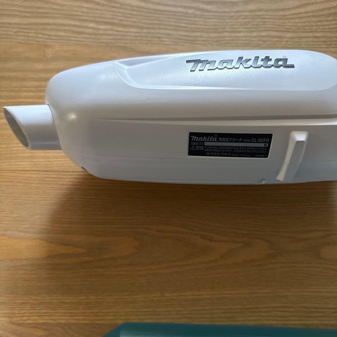 マキタ　コードレス掃除機　CL182FDZW セット　クリーナ