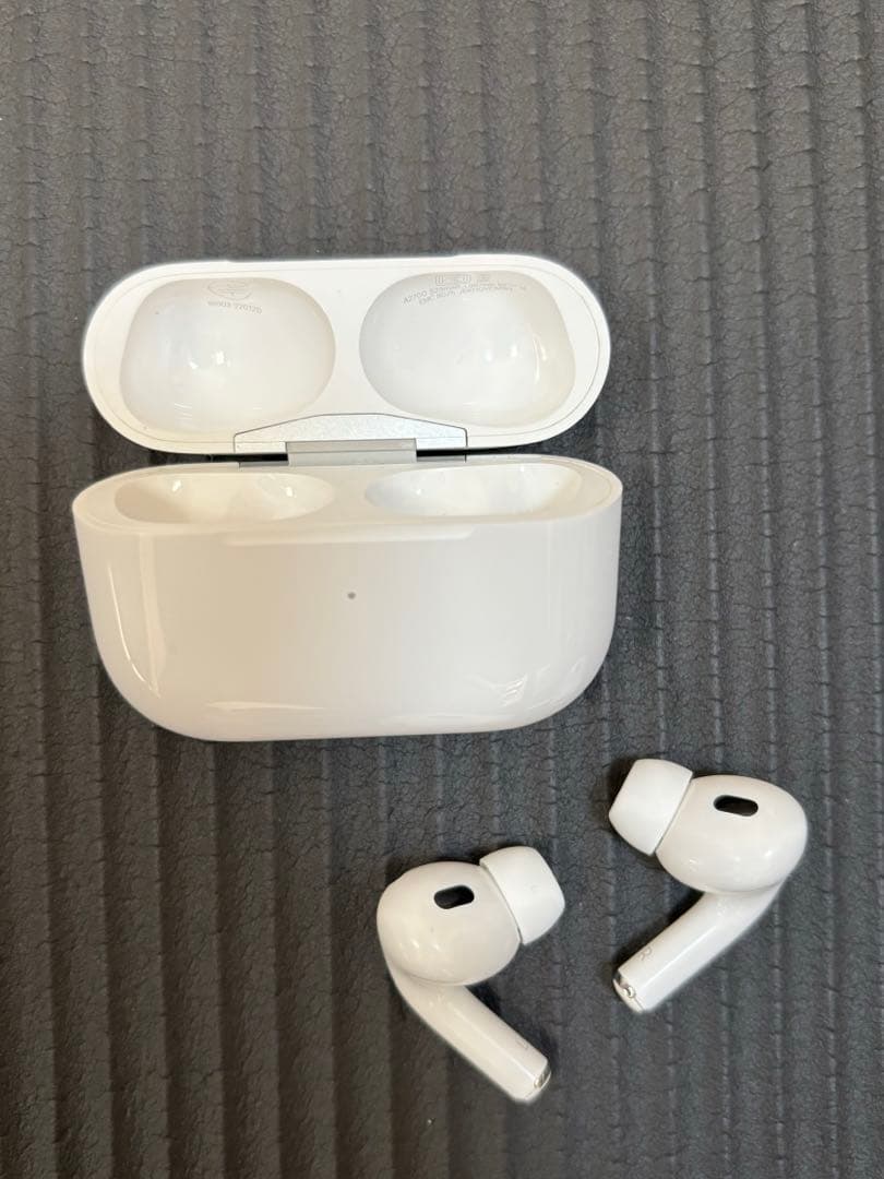 イヤホン AirPods pro2(Lightning)