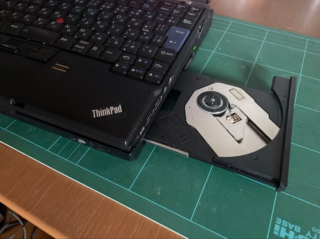 値下げThinkPad X61＋X6 UltraBase OS Ubuntu