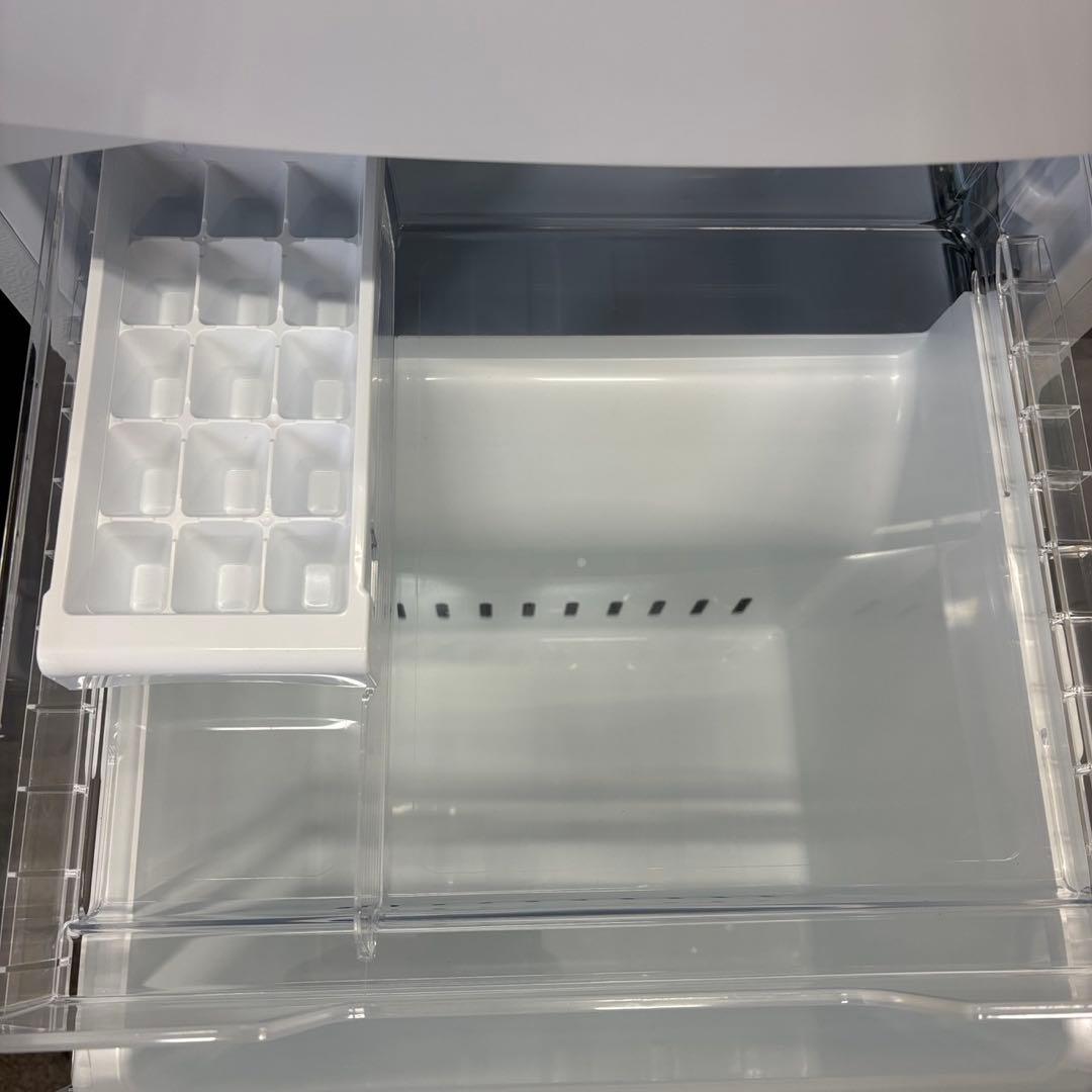 141　東芝　冷蔵庫　一人暮らし　白　25年製　綺麗　中古　設置無料　安い‼️