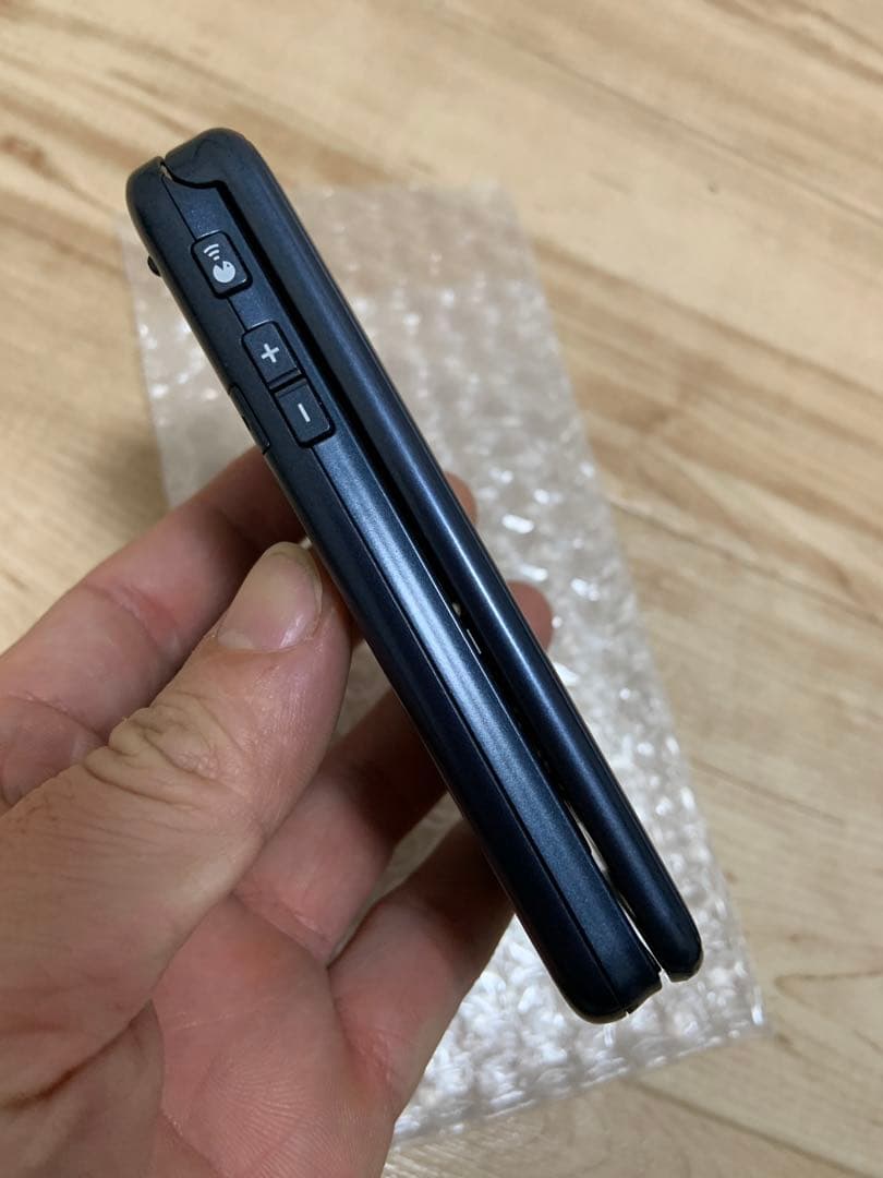 Docomo らくらくホン F-01M（ネイビー）