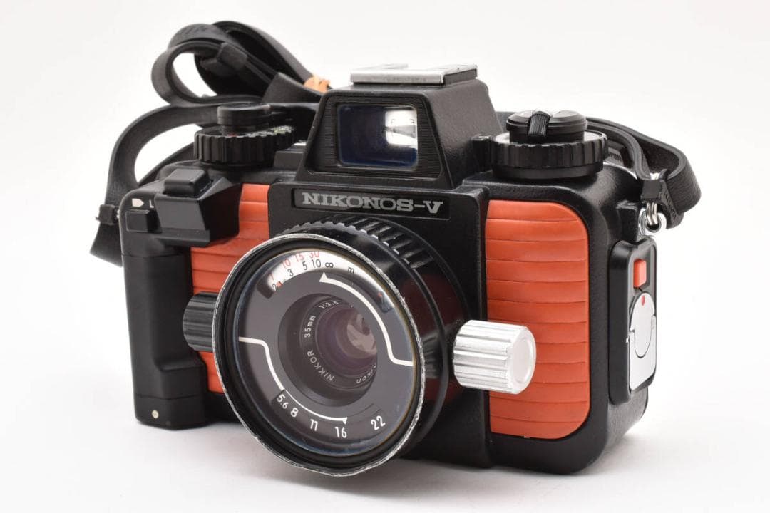 ニコン Nikon NIKONOS-V + 35mm 単焦点付き防水カメラ