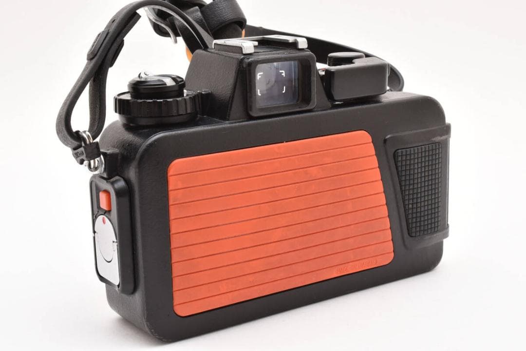 ニコン Nikon NIKONOS-V + 35mm 単焦点付き防水カメラ