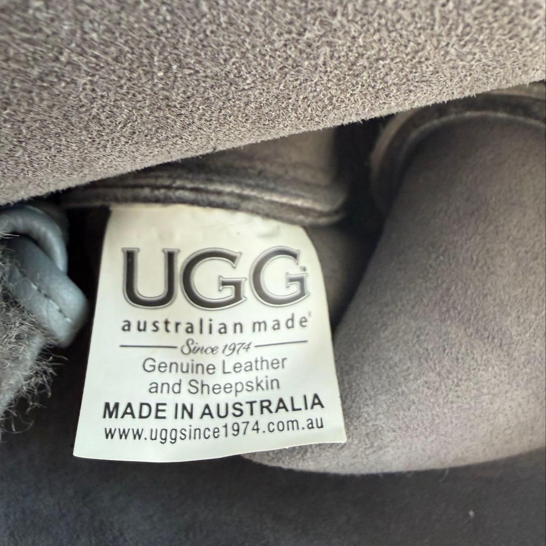UGG アグ　ショルダーバッグ　グレー　美品