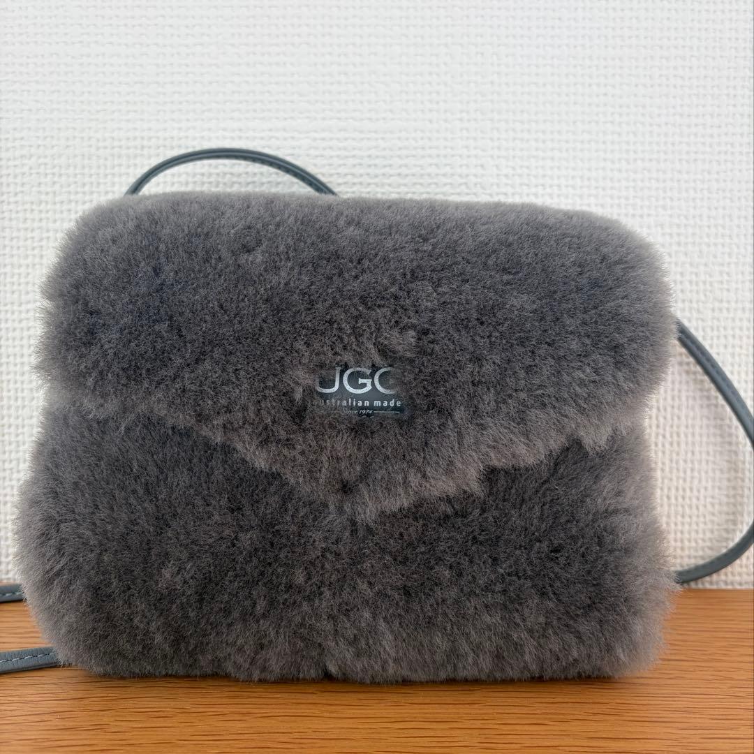UGG アグ　ショルダーバッグ　グレー　美品