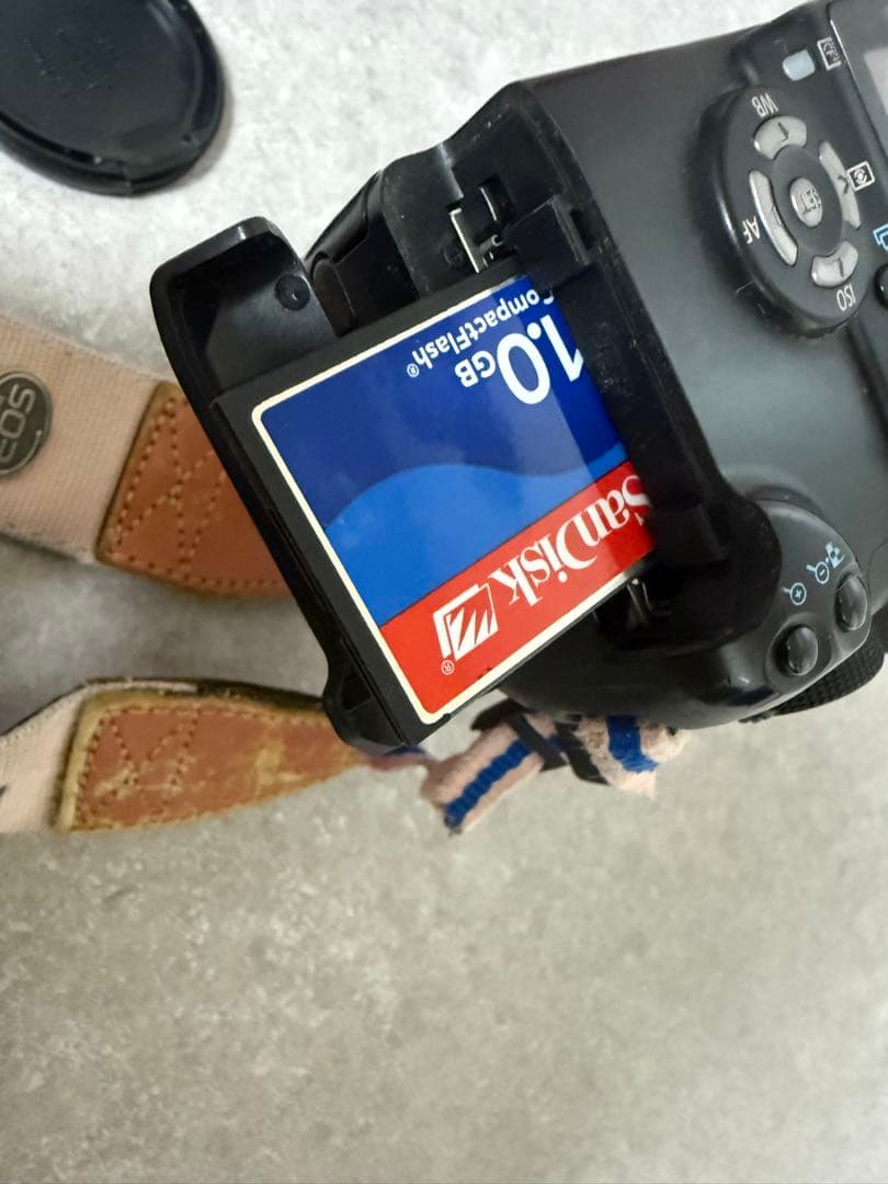 デジタル一眼レフカメラ キャノン EOSKiss デジタルN ダブルズームキット