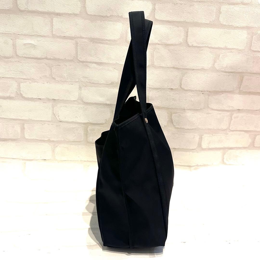美品 TOCCA トッカ 黒 トートバッグ 軽量 大容量 A4 パソコン バッグ