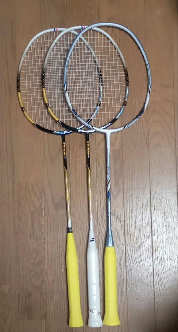バドミントンラケット ２本セット