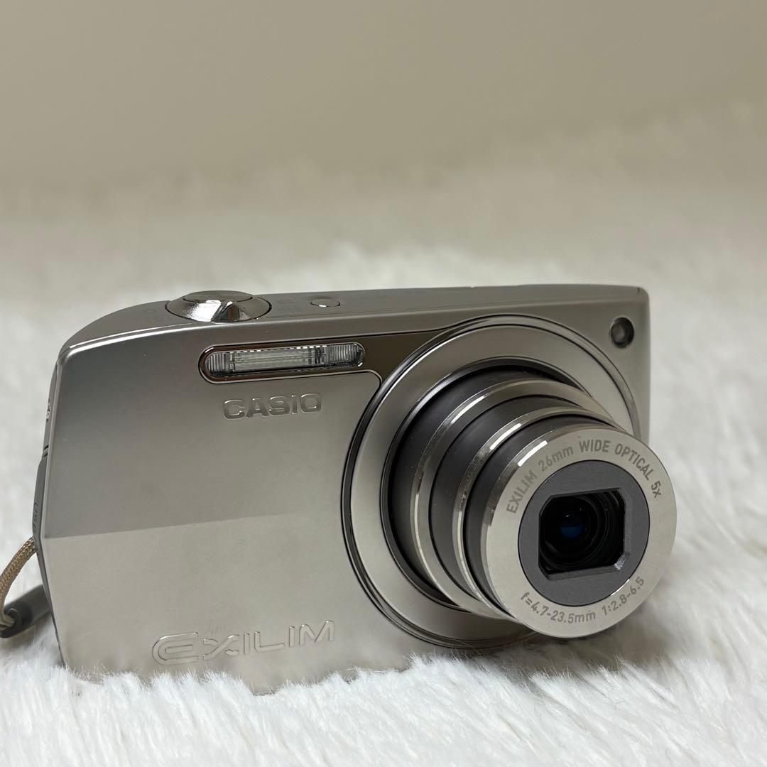 CASIO カメラ　EX-Z2000 充電器　箱　シルバー コンデジ　動作品