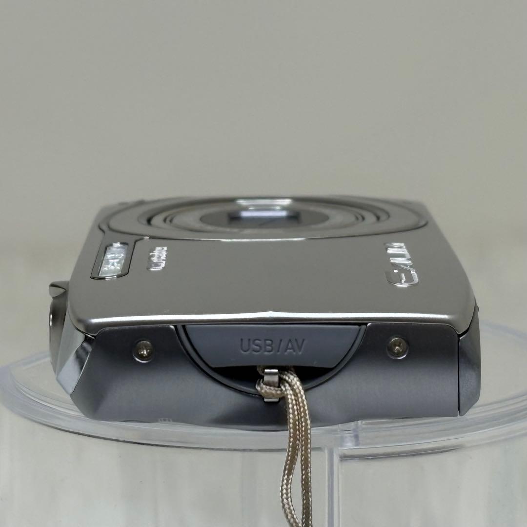 CASIO カメラ　EX-Z2000 充電器　箱　シルバー コンデジ　動作品