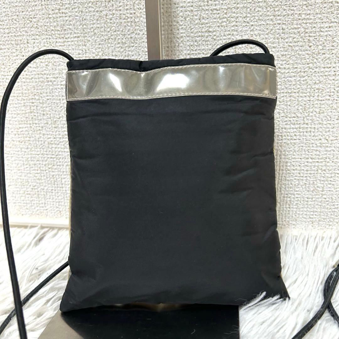 【希少✨ヴィンテージ】プラダスポーツ　サコッシユニセックス　コンパクト　黒　人気