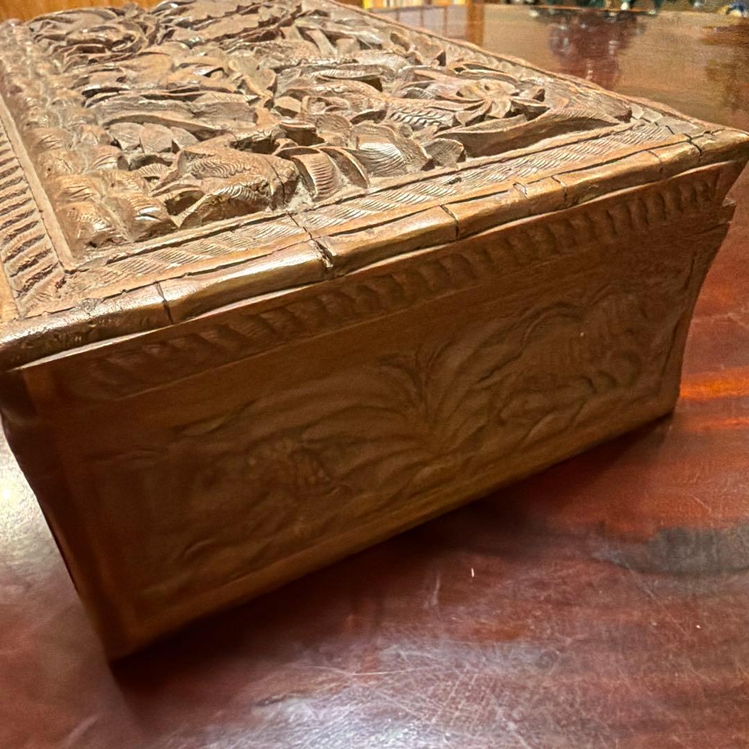 カシミール産(？) クルミ材　古木　彫刻　アクセサリーケース　アンティーク