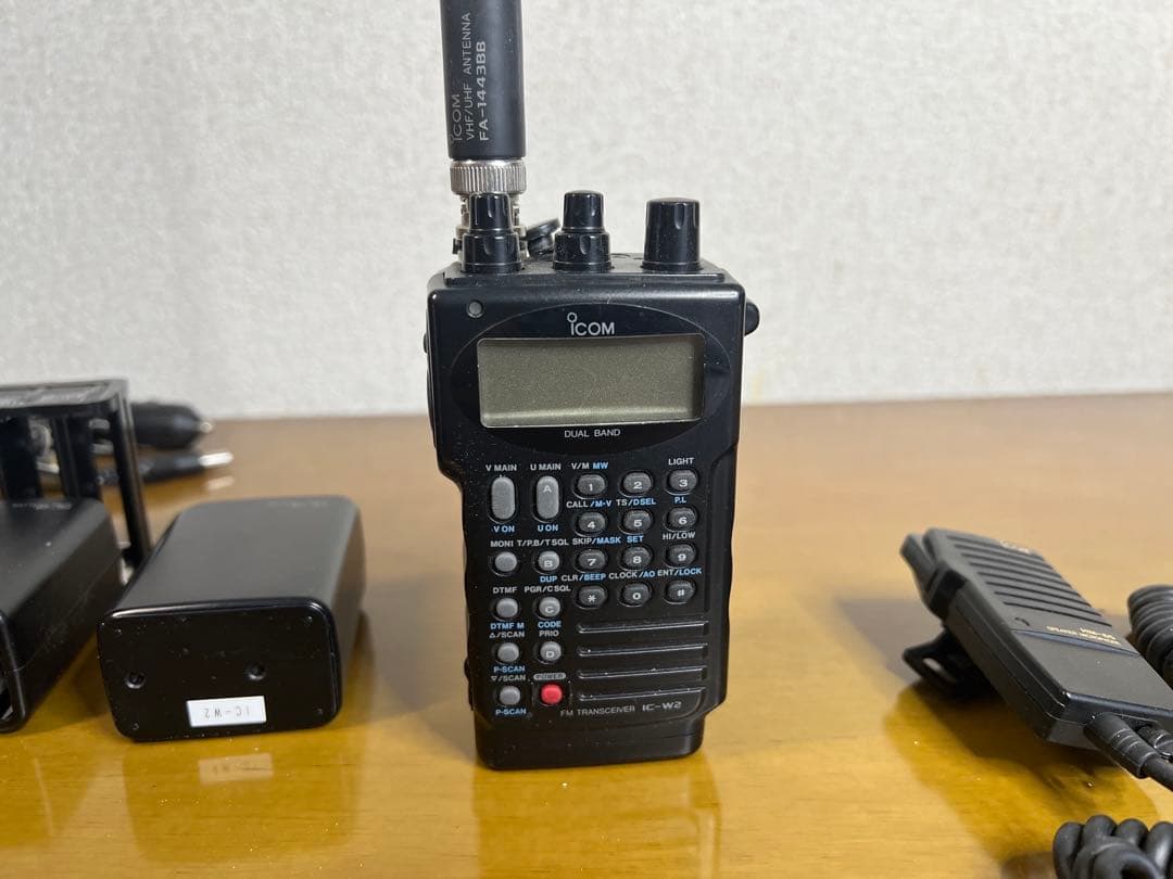 【広域受信】ICOM IC-W2デュアルバンドアマチュア無線機アンテナセット付