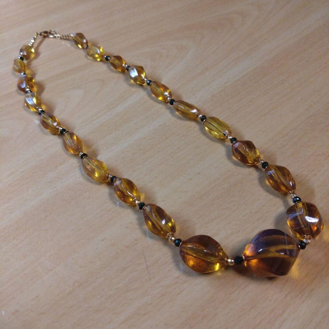 琥珀ネックレス
