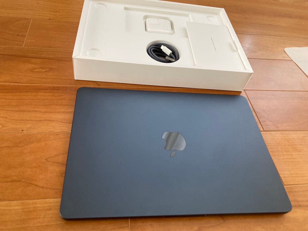 Apple MacBook Air 13.6インチ 充電39回　そして100%