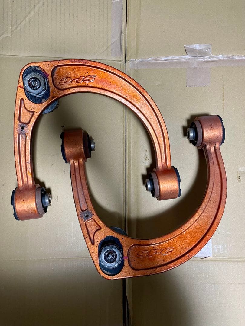 アムテックス　SPC 調整式フロントアッパーアーム　FJ、サーフ、プラド