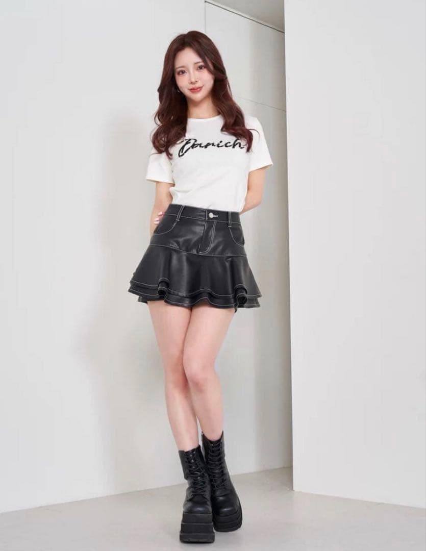 Darich フリルレザーショートパンツ　ブラック