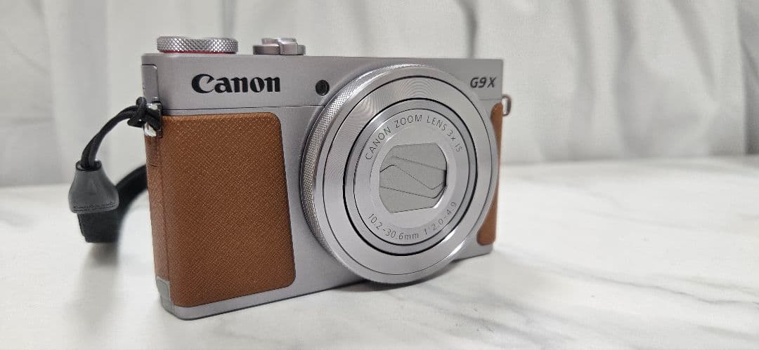 【お値下げしました！】 Canon G9 X シルバー コンパクトデジタルカメラ
