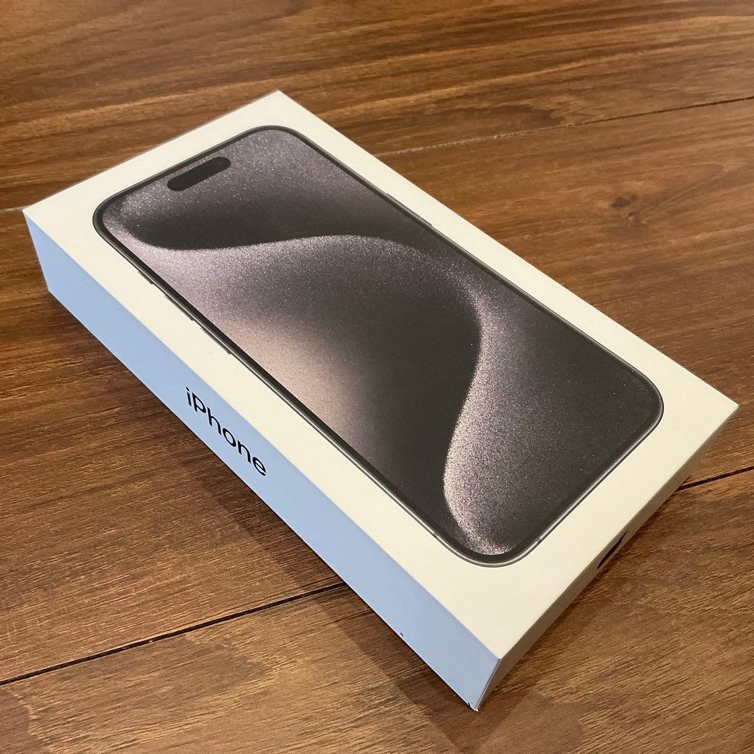 スマートフォン本体 iPhone 15 Pro, Black Titanium, 256GB