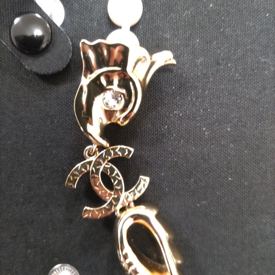 正規品　CHANEL パールネックレス ゴールドロゴ付き