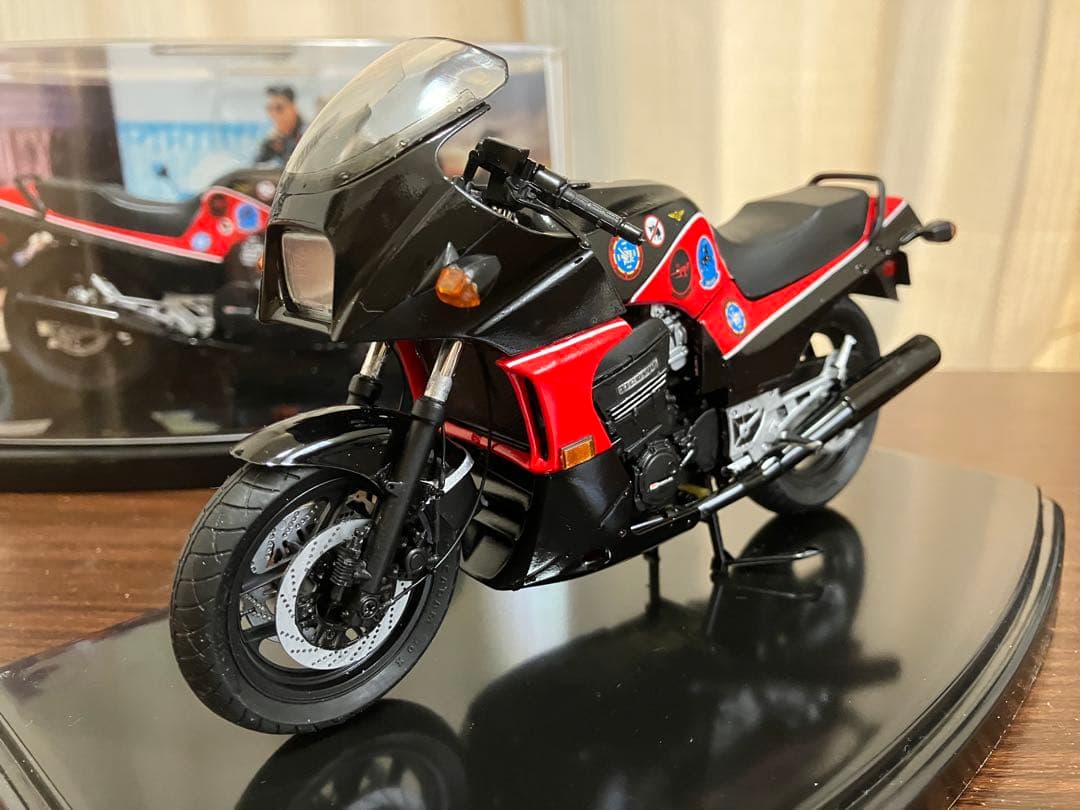 映画「トップガン」仕様GPZ900R プラモデル完成品