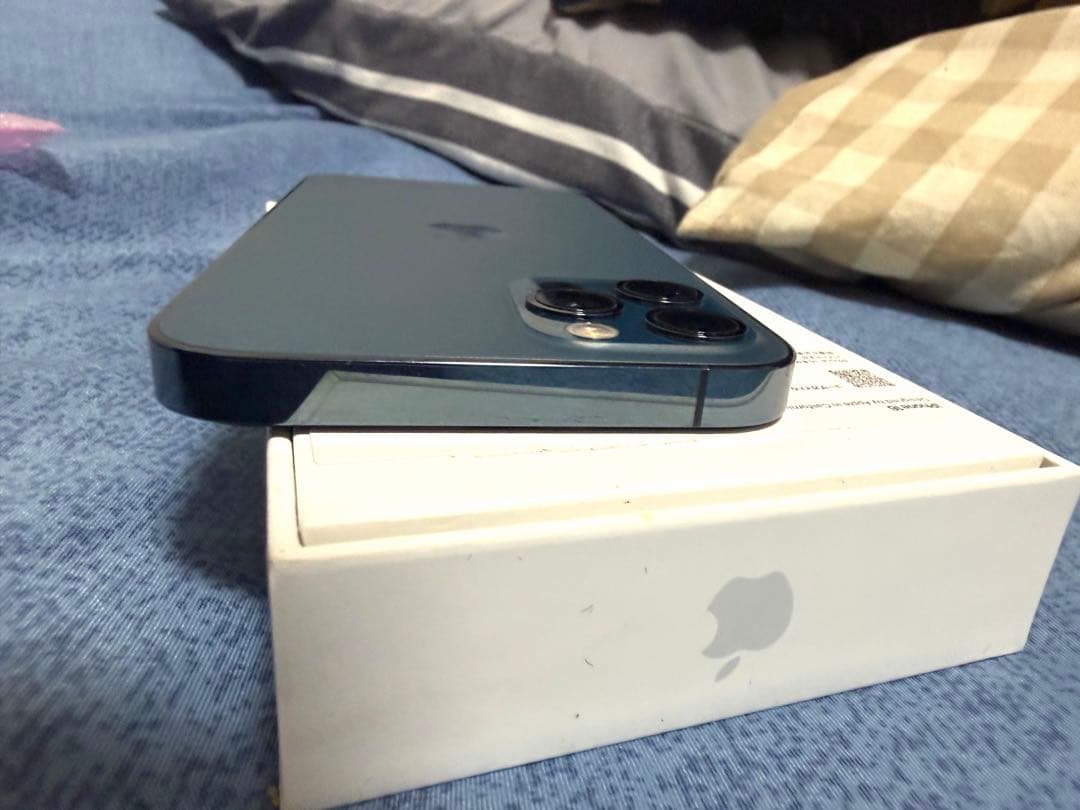 iPhone12pro256gb 美品 バッテリー交換済み100%ケース付き