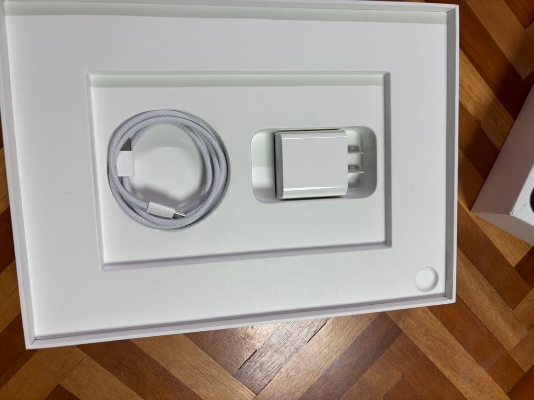 「M1チップ搭載！iPad Air第5世代／10.9″美品64GB」