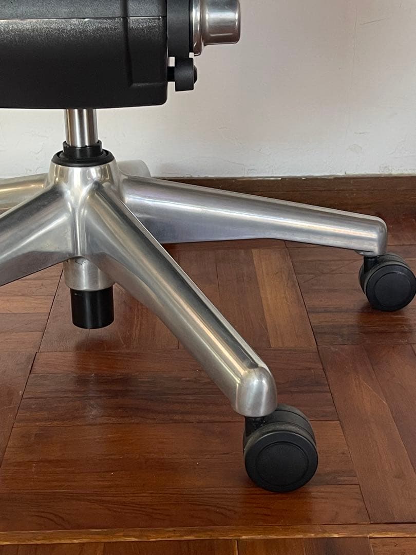 ハーマンミラー アーロンチェア ポリッシュ Bサイズ フル装備