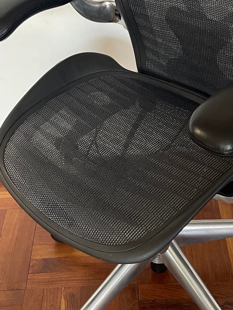 ハーマンミラー アーロンチェア ポリッシュ Bサイズ フル装備