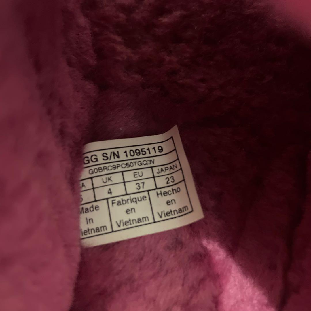 UGG ピンクファーサンダル