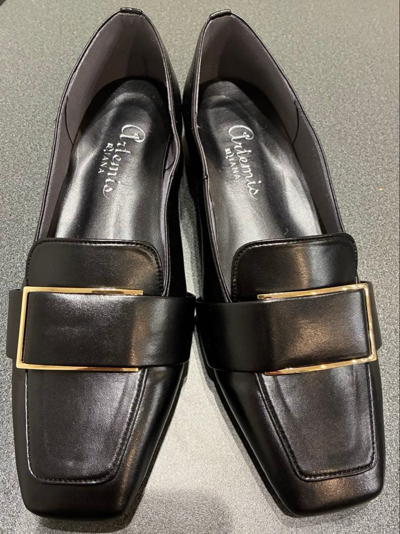 artemis by dianaダイアナ　スクエアトゥ メタルバックルローファー