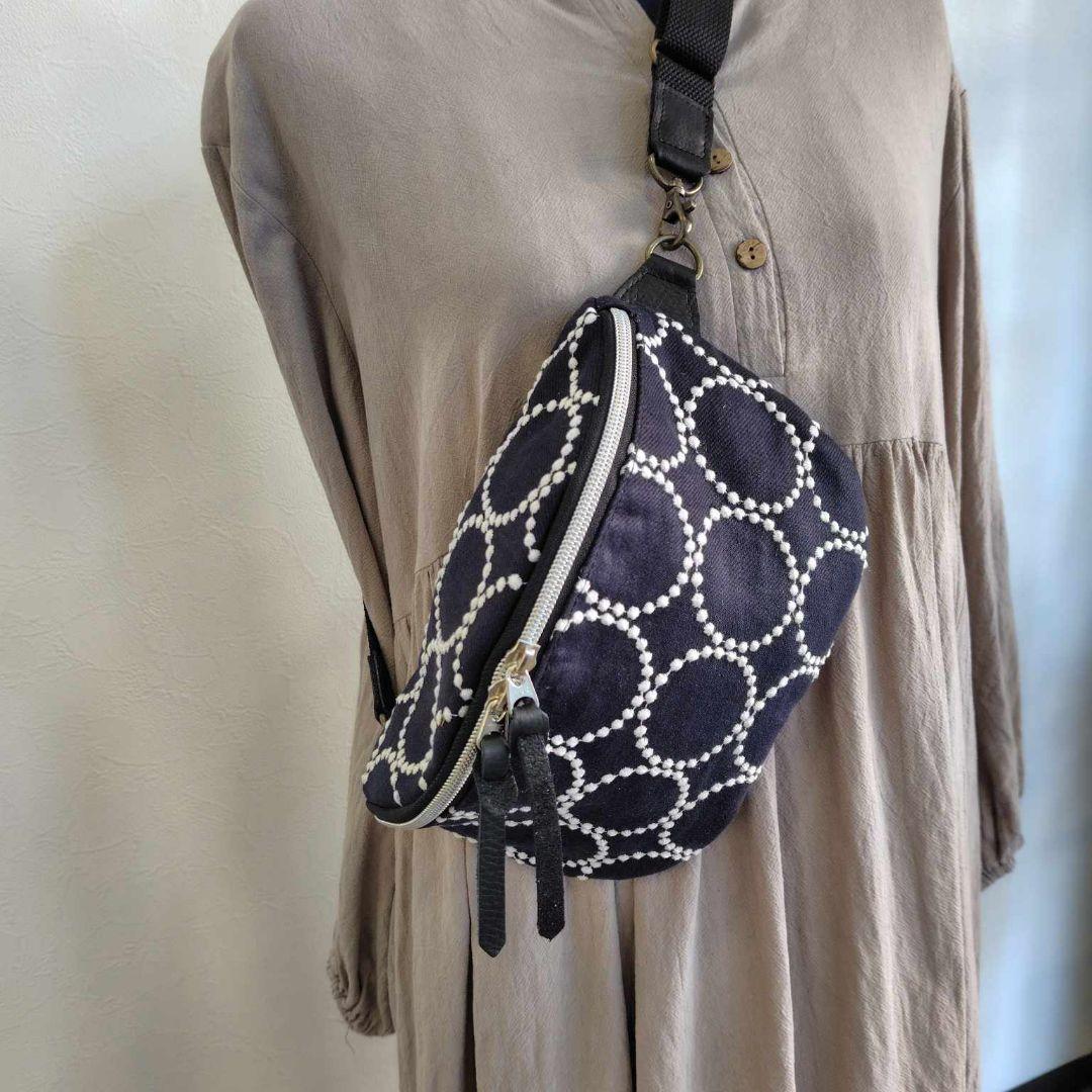 リ*ン様 ミナペルホネン/tambourine タンバリンネイビー×白/ボディー