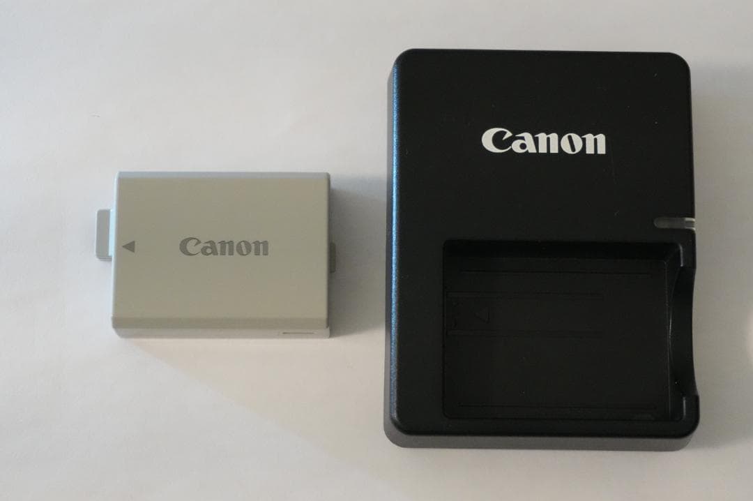 Canon EOS Kiss X2 デジタル一眼レフ 本体とレンズ2本セット