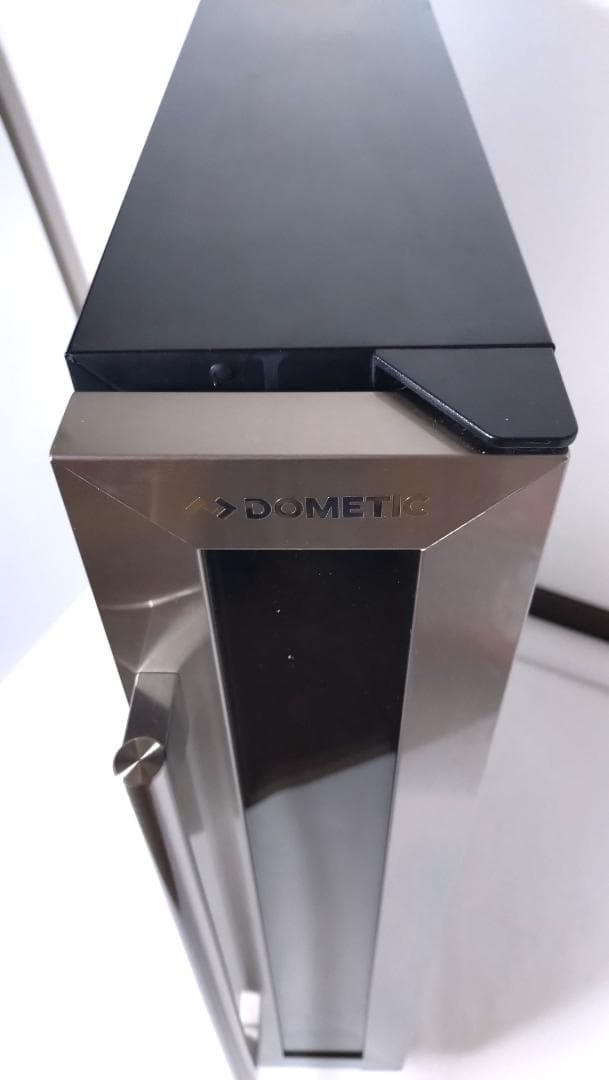 【未使用品】Dometic ワインセラー スリムタワー ST7 右開き