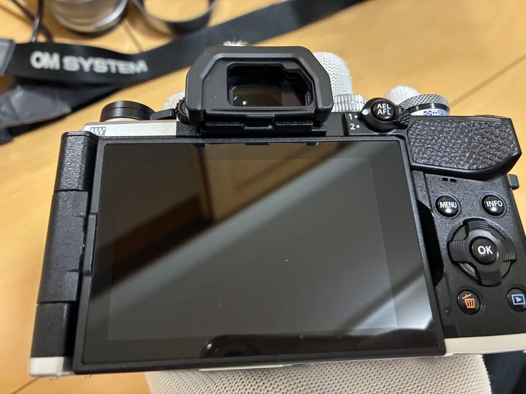 【タイムセール】OM SYSTEM OM-5 ミラーレスカメラ シルバー