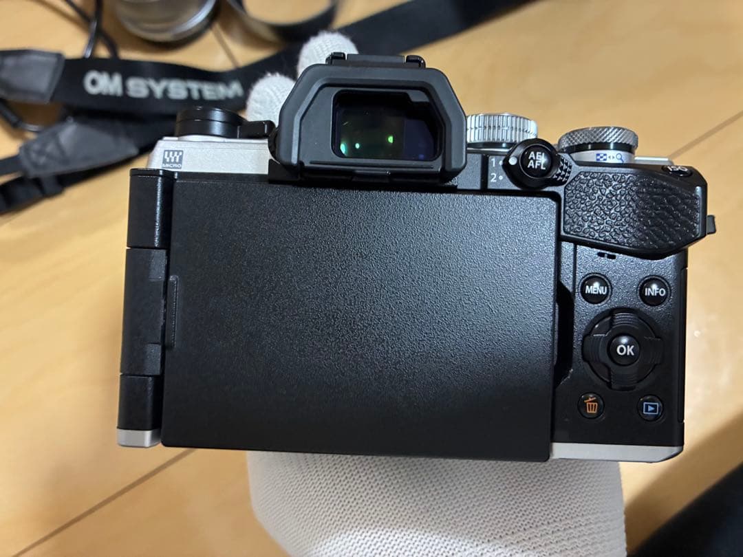 【タイムセール】OM SYSTEM OM-5 ミラーレスカメラ シルバー